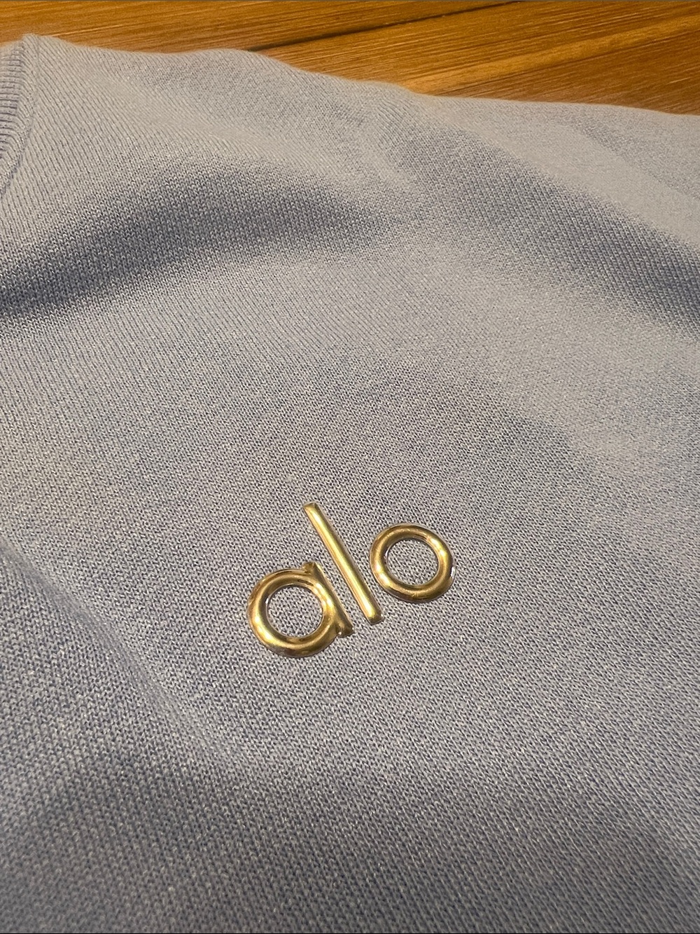 ALO Womens Light Blue Sweatshirt and Joggers with Drawstring - Picture 3 of 9